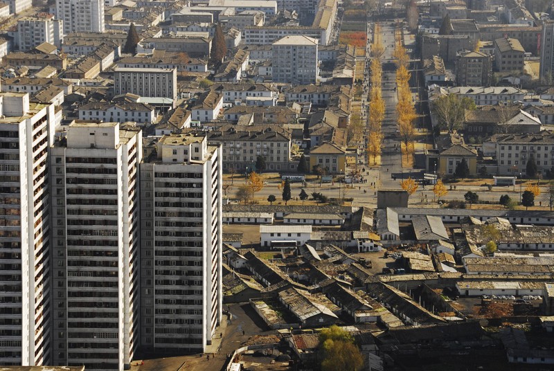 Dieses Bild zeigt die nordkoreanische Stadt Pjöngjang, die ebenfalls nicht sehr schön ist.