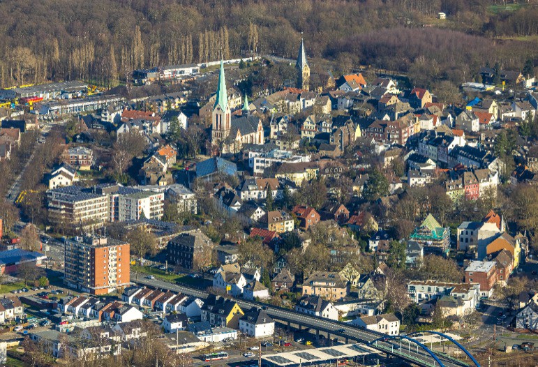 Im Ruhrpott findet sich die Stadt, die besonders für ihre Fußballmannschaft bekannt ist. Genau, es geht um Dortmund.