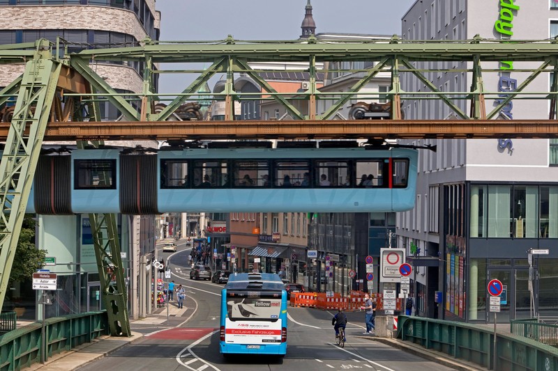 Wuppertal sammelte mit seiner alten „Schwebebahn“ nicht unbedingt Punkte bei Touristen.