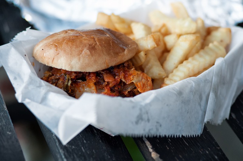 Deshalb solltest du bei McDonald's zwei Burger bestellen
