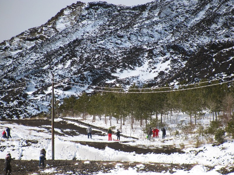 Auch auf dem Ätna in Sizilien kann man Skifahren.