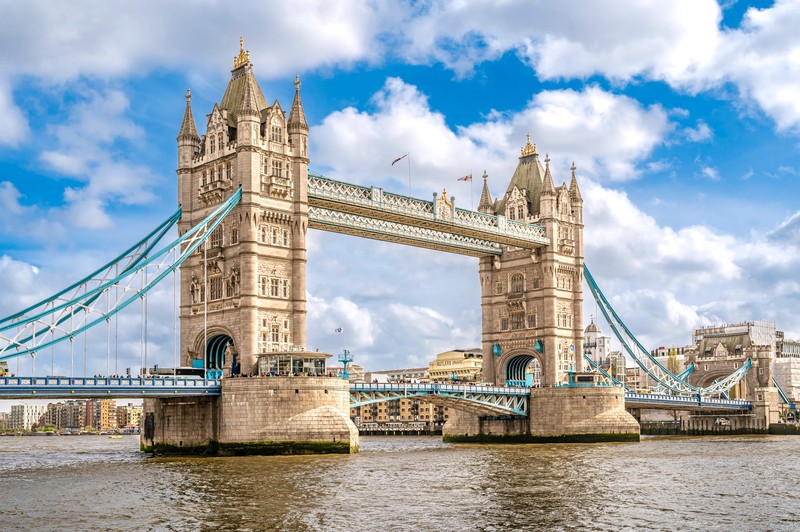 Die Tower Bridge ist eines der bekanntesten Wahrzeichen Londons