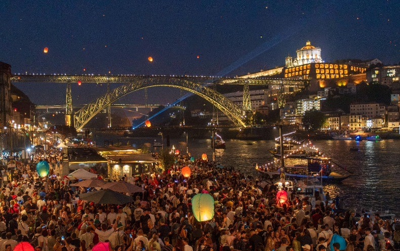 Porto, eine Stadt in Portugal, ist sehr beliebt.