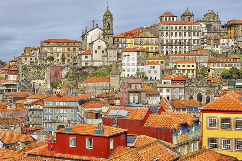 Zu sehen ist die Stadt Porto in Portugal.