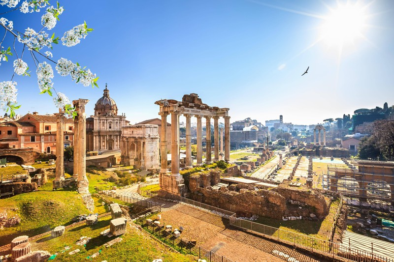 Zu sehen ist ein Panorama der Stadt Rom in Italien.