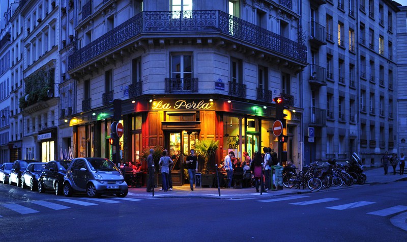 In Paris kann das Essen im Restaurant schon mal sehr viel Zeit in Anspruch nehmen