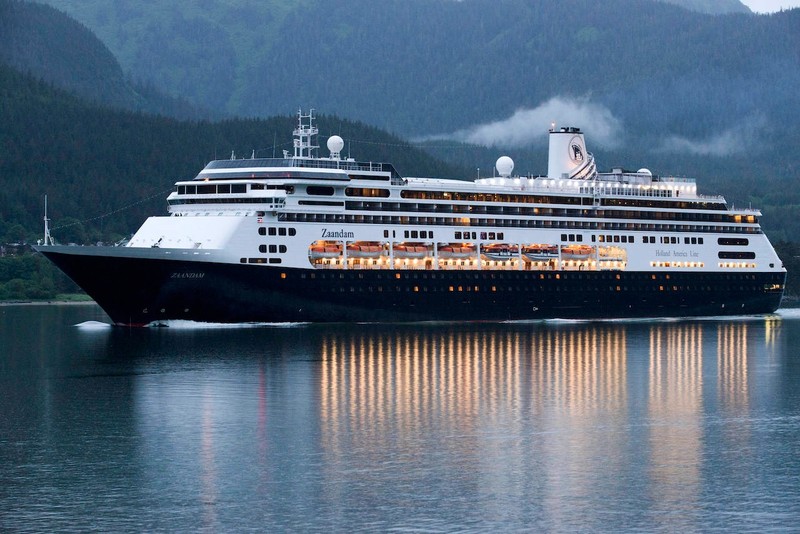An Bord von Kreuzfahrtschiffen sind die meisten Menschen etwas älter.