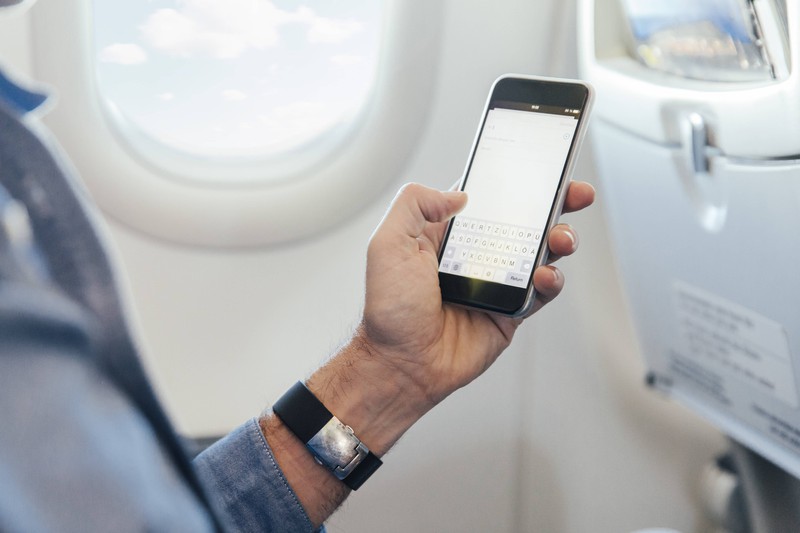 Die Wahrheit: Wie gefährlich sind Smartphones im Flugzeug?