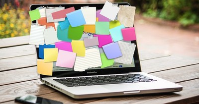 Klebe ein Post-it in deinen Pass