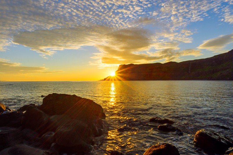 Auf der Isle of Skye wird dir der Sonnenuntergang regelrecht die Sprache verschlagen.