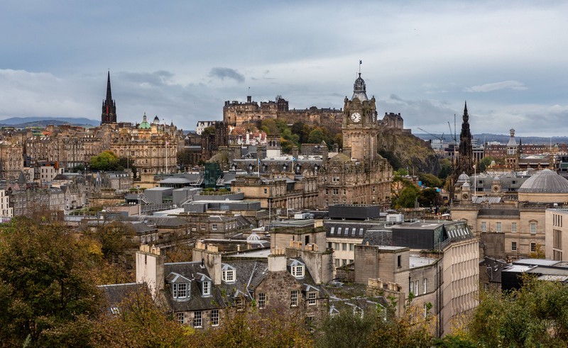 In Edinburgh gibt es für Touristen viel zu sehen.
