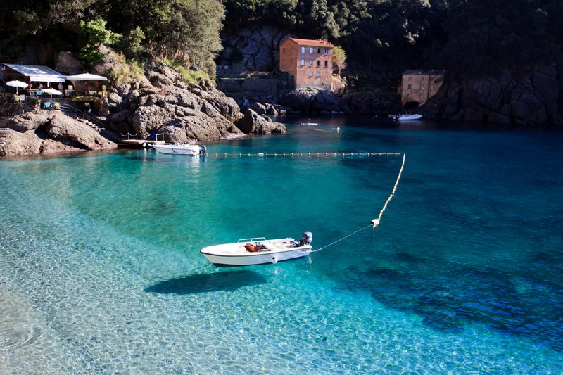 Eine schöne Bucht zwischen Portofino und Camogli.