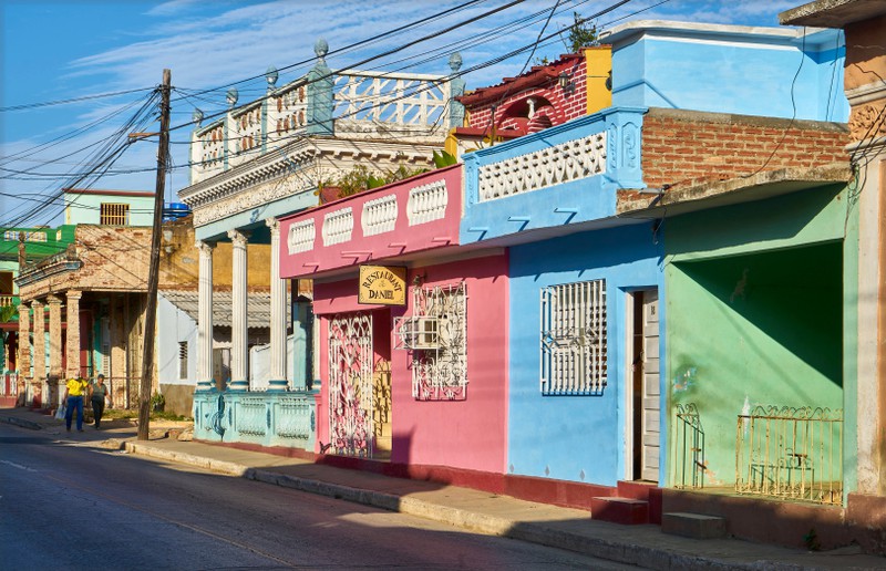 Die bunt angemalten Häuser in Trinidad sollen Wohlstand repräsentieren.