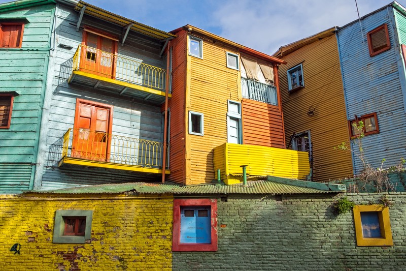 Die Wellblechhäuser in La Boca sind mit ihren bunten Farben echt Blickfänger.
