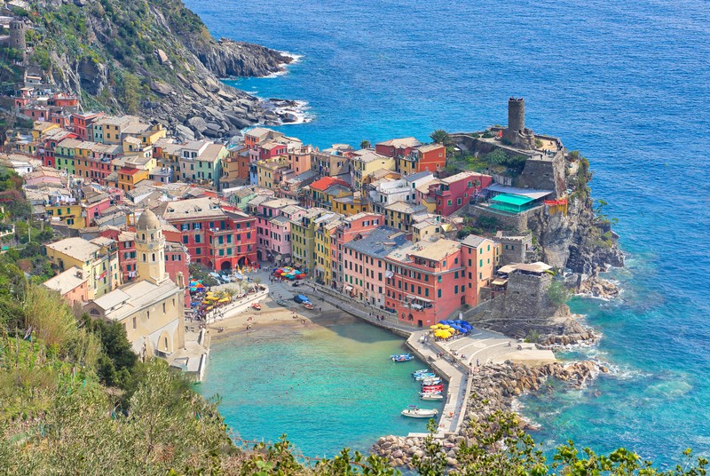 Fünf malerische Dörfer schmiegen sich an die Hänge der italienischen Riviera und bilden gemeinsam das wunderschöne Cinque Terre