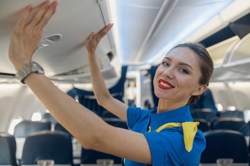 Wir Passagiere fragen uns: Welche Dinge sind Stewardessen verboten?