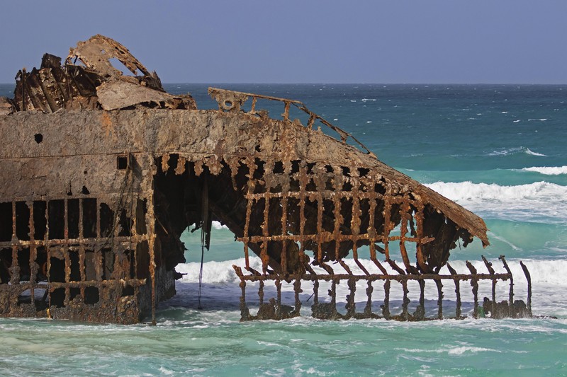 Das Schiffswrack der MS Cabo Santa Maria war ein spanisches Frachtschiff, das am 1. September 1968 an der Küste von Boa Vista, einer Insel in Kap Verde, gestrandet ist.