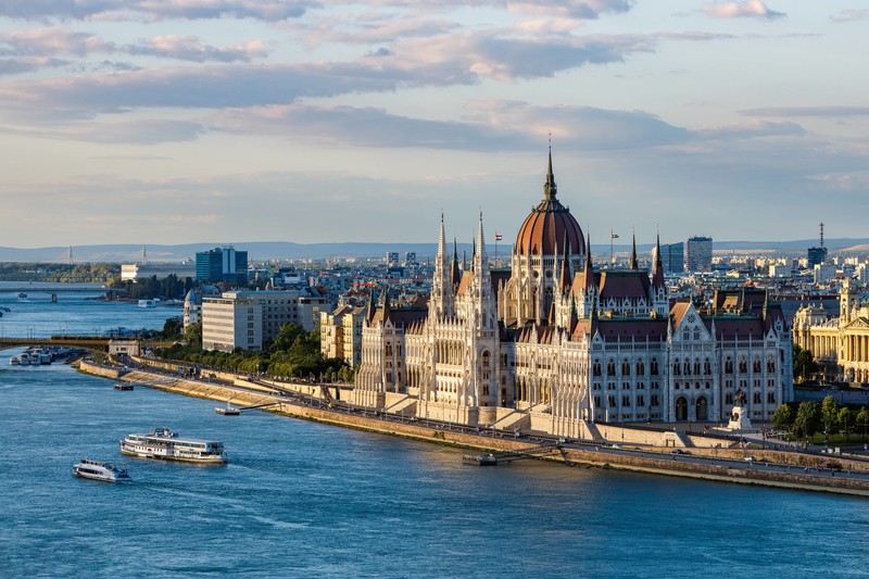 Dieses Bild zeigt die Stadt Budapest in Ungarn.