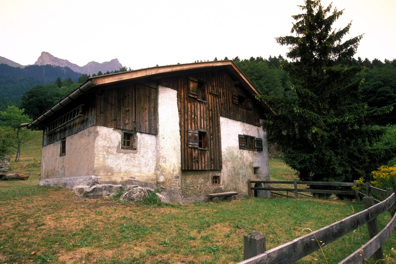 Das Haus der beliebten Serienfigur „Heidi“ kann man in Maienfeld in der Schweiz besuchen.
