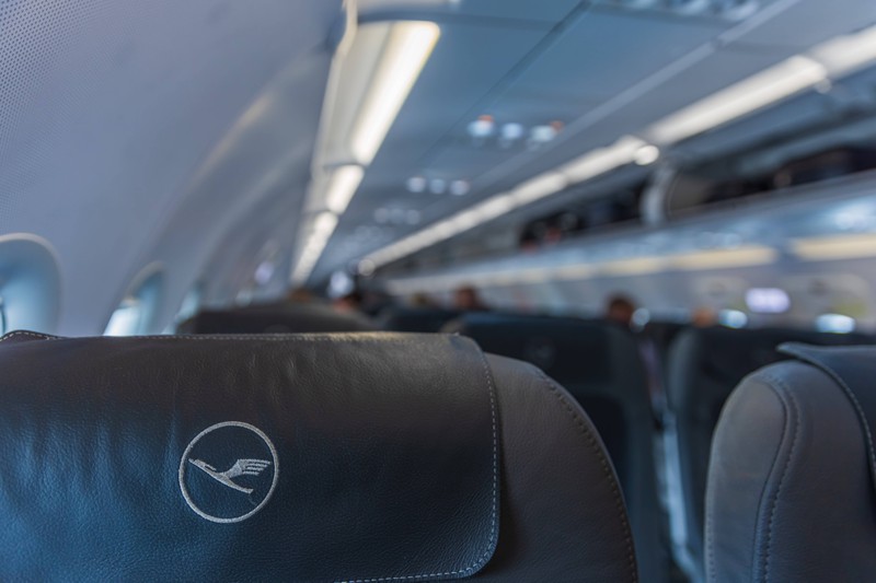 So überlebst du einen Langstreckenflug