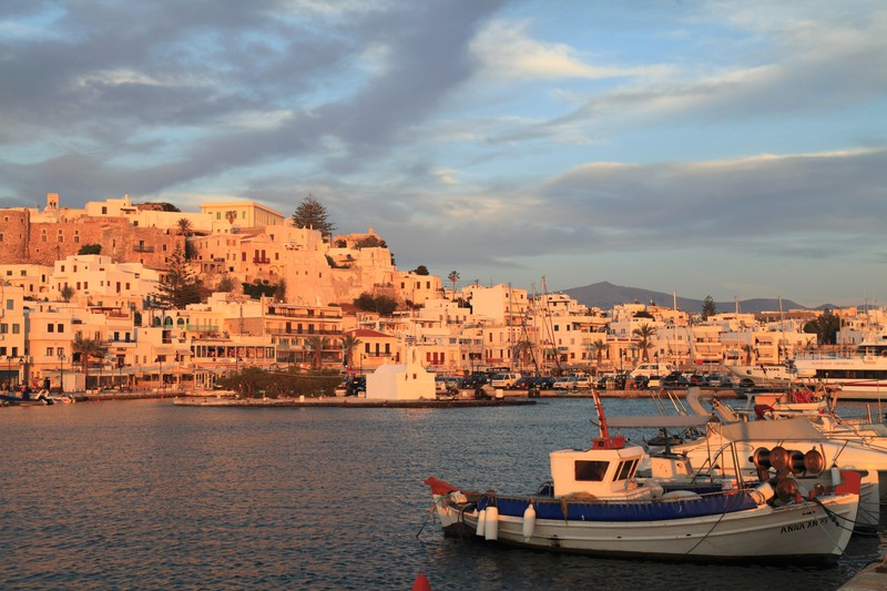 Dieses Bild zeigt die Insel Naxos in Griechenland, die zu den schönsten Urlaubszielen zählt.