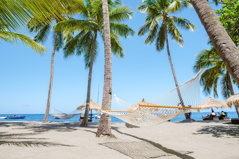 Es gibt einige Tipps und Tricks, mit denen du beim Urlaub buchen viel Geld sparen kannst.