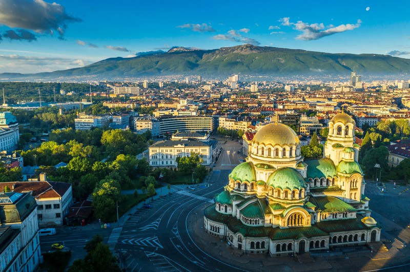 Man sieht Sofia und es geht um günstige Reisestädte in Europa.