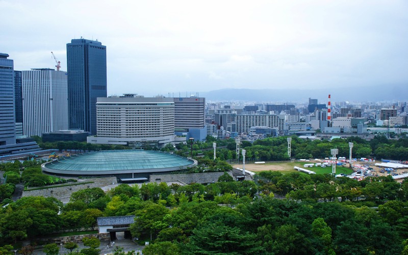 Man sieht Osaka und es geht um die teuersten Städte.