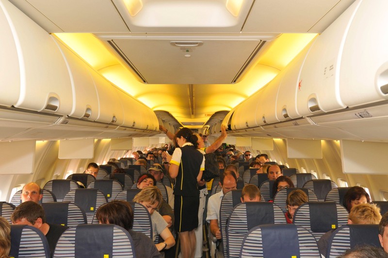 Im Flugzeug kann man sich nicht einfach ungefragt umsetzen.