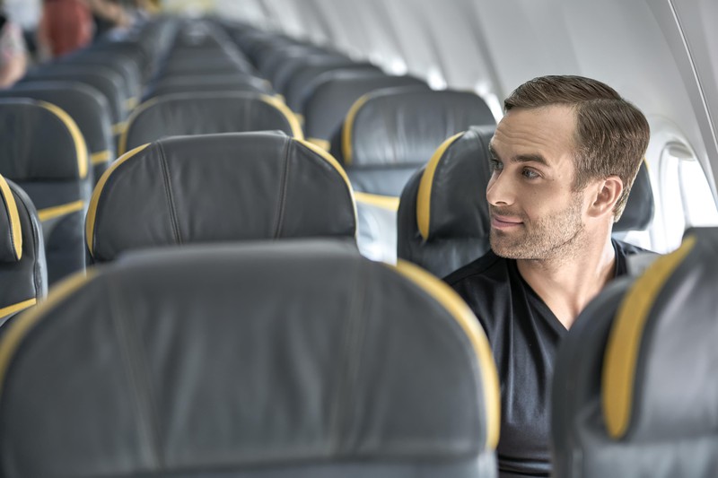 Tatsächlich kann man in Rücksprache mit dem Personal auch leere Plätze in Flugzeugen nutzen.
