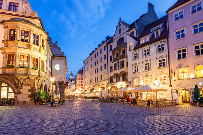Ein alter Marktplatz in der Innenstadt