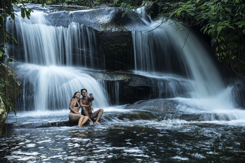 https://www.gettyimages.de/detail/foto/waterfall-lizenzfreies-bild/676474144