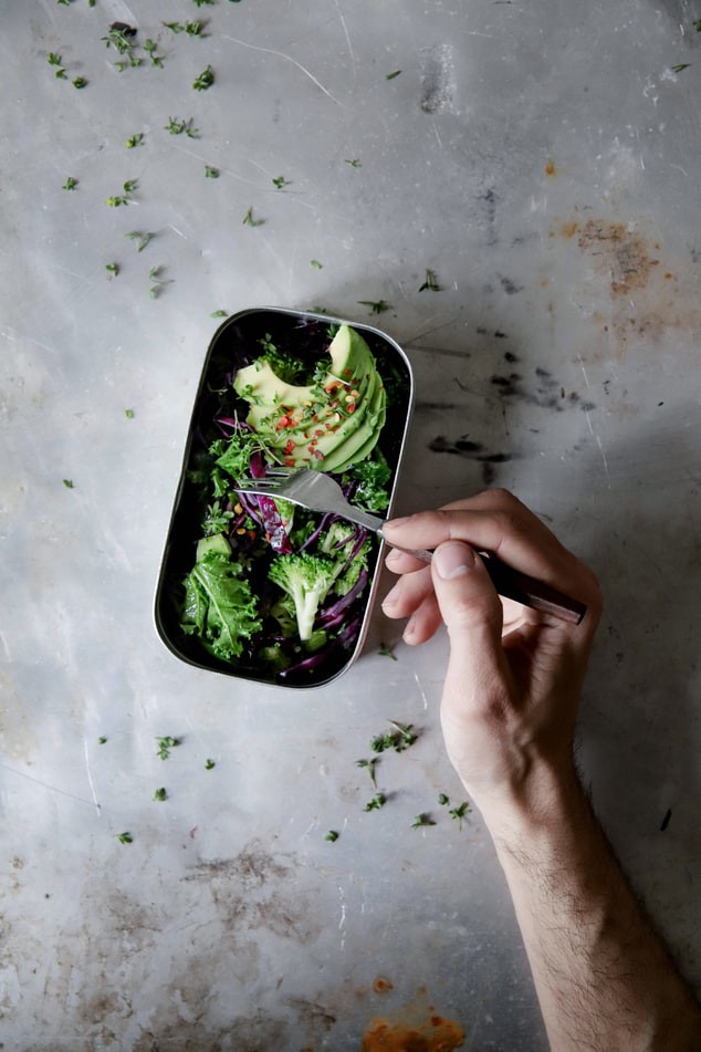 Brotbox, in der auf Reisen nachhaltig Essen transportiert werden kann