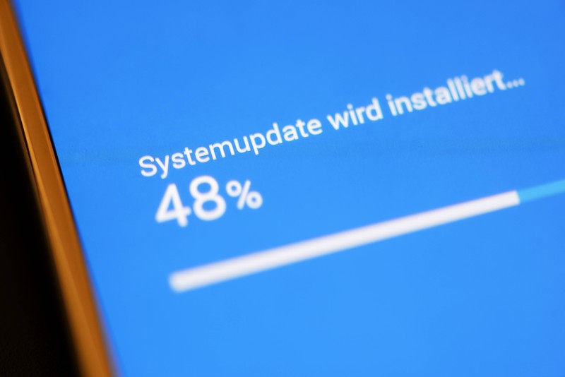 Wenn du dein Gerät sicher am Flughafen verwenden möchtest, solltest du unbedingt auf Software-Updates achten.