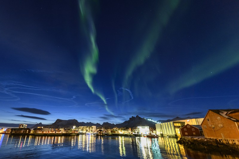 Nordlicht in Svolvaer auf den Lofoten in Nord-Norwegen