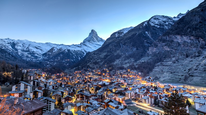 Blick von Matterhorn und Zermatt