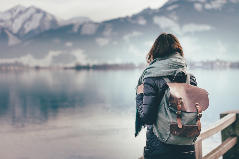 Eine Frau sehnt sich nach Freundschaft