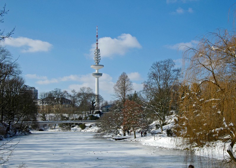 Auch Spaziergänge bieten sich besonders gut im winterlichen Hamburg an.