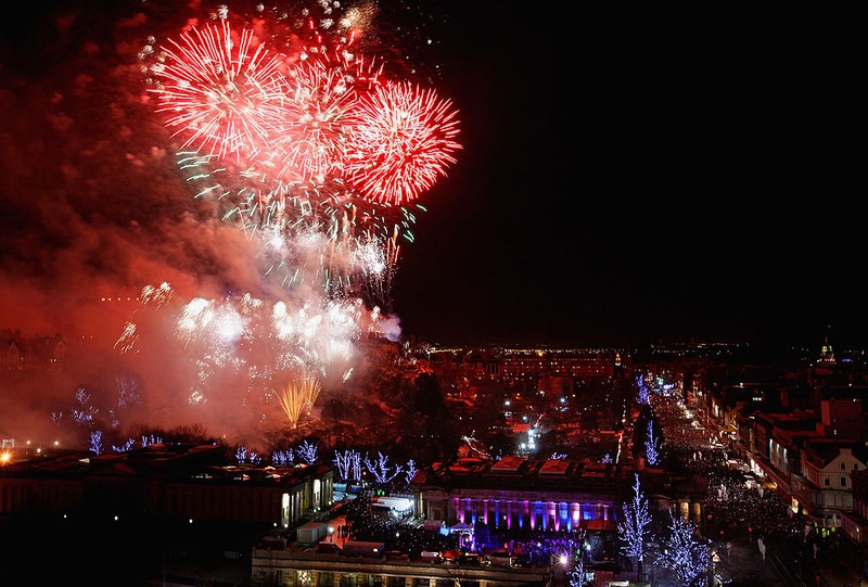 Die Stadt Edinburgh in der Silvester-Nacht