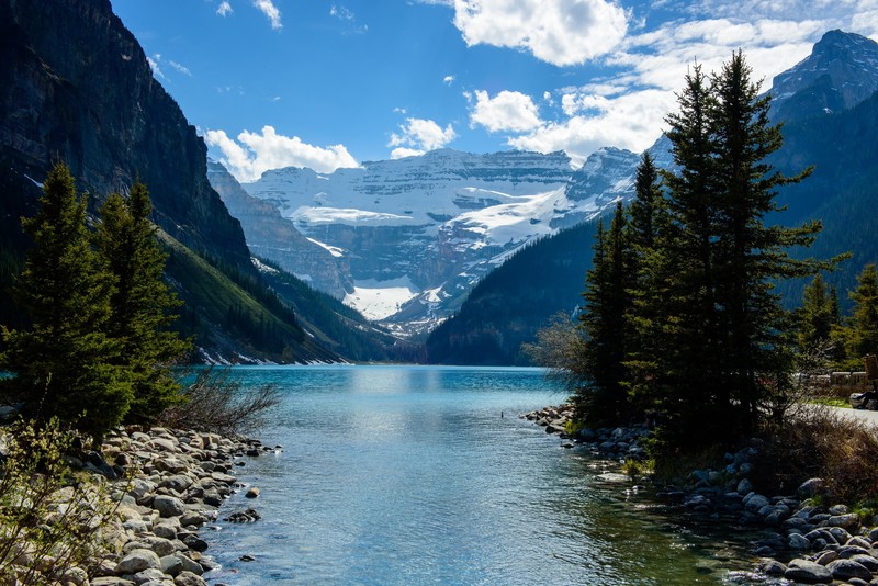 In Kanada kann man hervorragend Ski fahren.