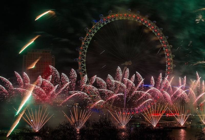 Das Feuerwerk an Silvester kann in London am London Eye genossen werden.