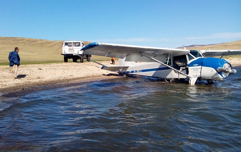 Die Sicherheit einer Notlandung hängt von vielen Faktoren ab, einschließlich der Wetterbedingungen, des Geländes und der Flugzeugstruktur.