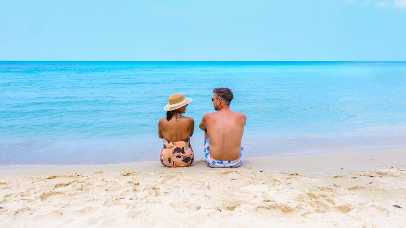 Beim Urlaub sparen geht, wenn man günstige Unterkünfte bucht.