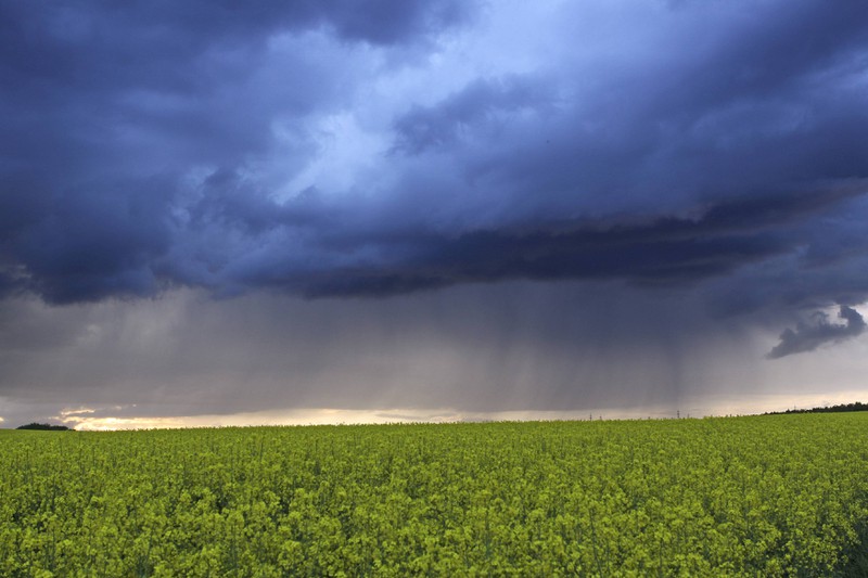 Gewitterwolken in der Troposphäre