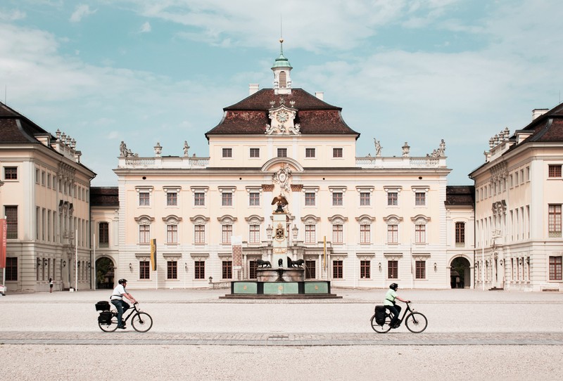 Um schlank im Urlaub zu bleiben sollte man statt mit dem Taxi lieber fahrrad fahren