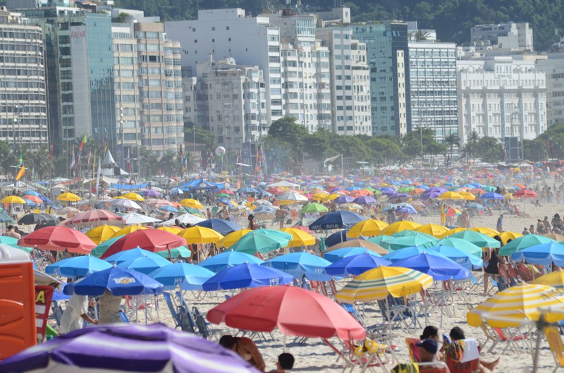 Der „Copacabana Beach“ in Brasilien wirkt in der Realität um einiges weniger bereisenswert, als man sich das vorab vorgestellt hat.