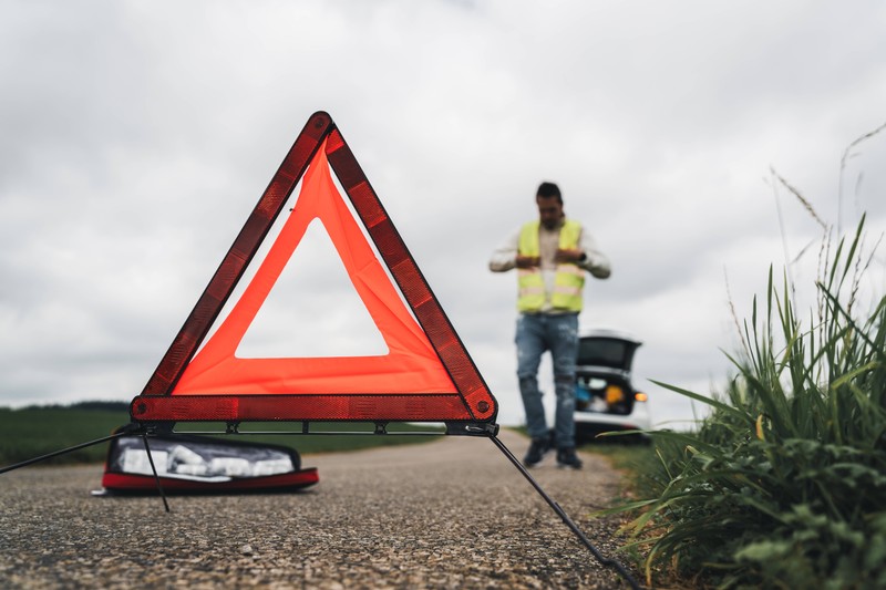 Seid achtsam mit Menschen auf der Straße, die euch anhalten wollen.