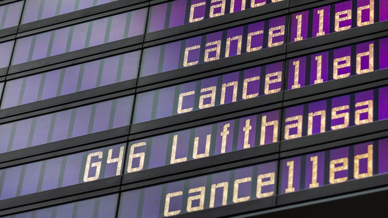Vorsicht bei Flug-Umbuchungen. Die Chance einer Fake-Hotline ist sehr groß.