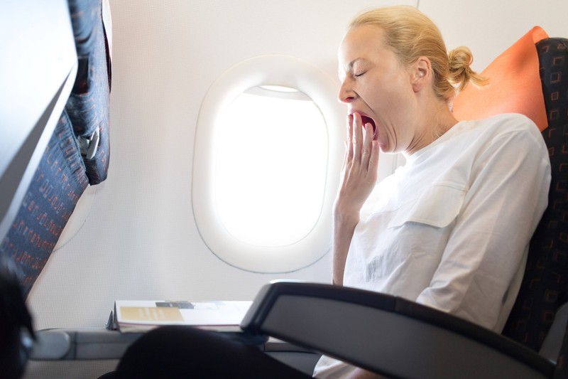 Im Flugzeug sollte man keine stark riechenden Lebensmittel essen