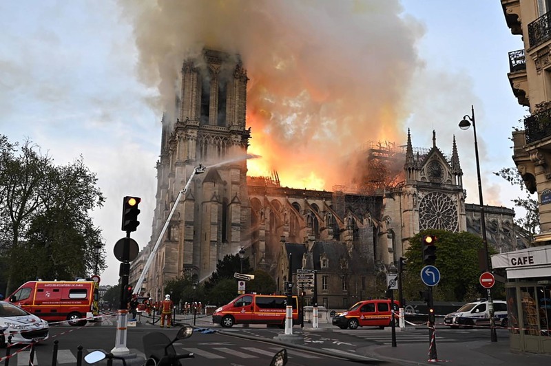 Die Bilder von dem Brand der Kathedrale gingen um die Welt.